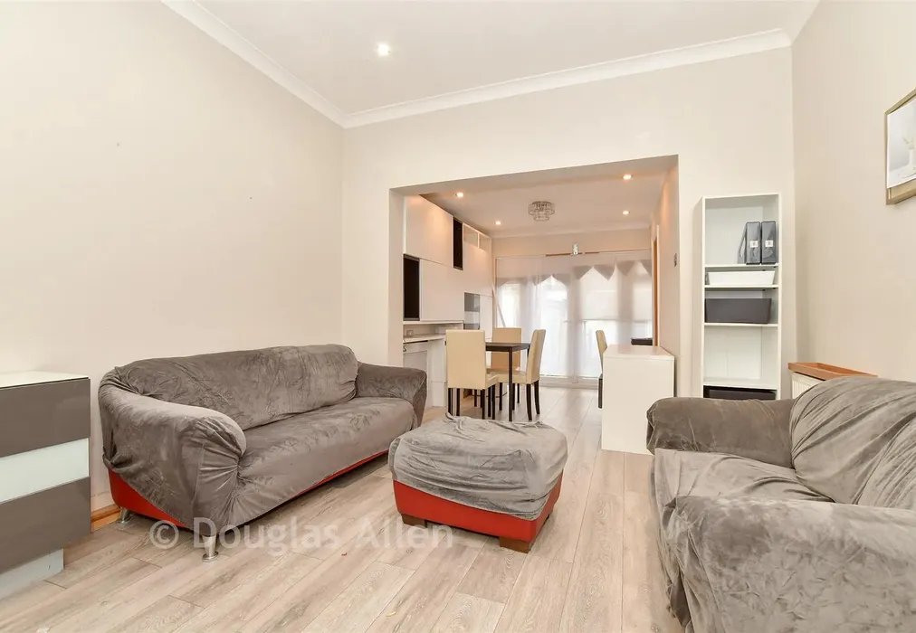 Family Area - Richmond Road, Ilford, Essex - Wards of Kent
