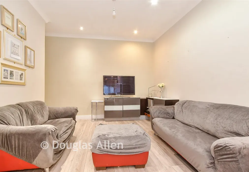 Family Area - Richmond Road, Ilford, Essex - Wards of Kent