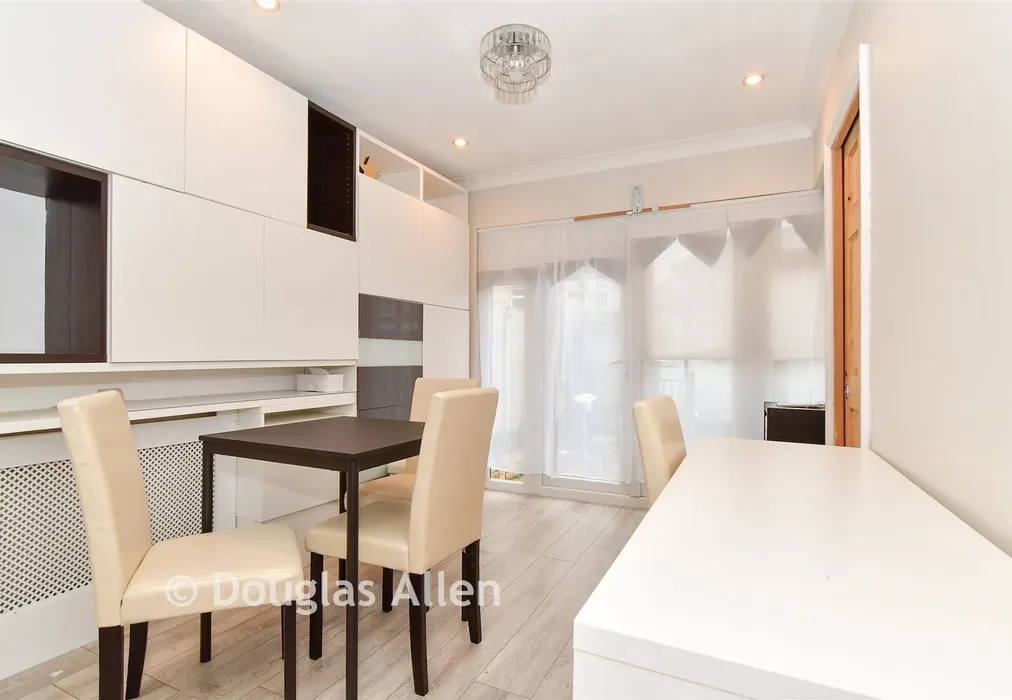 Dining Area - Richmond Road, Ilford, Essex - Wards of Kent