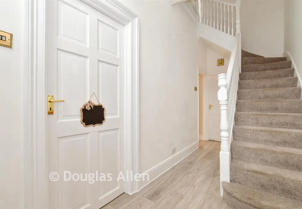 Hallway - Richmond Road, Ilford, Essex - Wards of Kent
