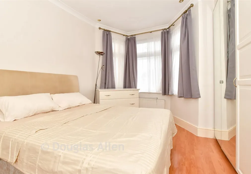 Bedroom 1 - Richmond Road, Ilford, Essex - Wards of Kent