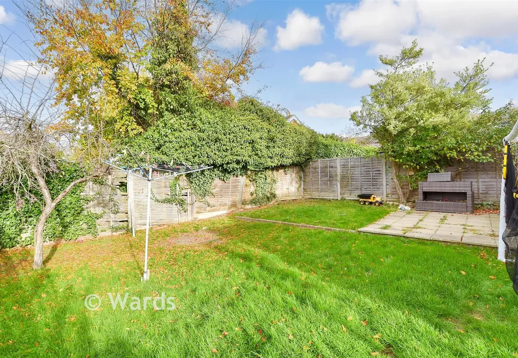 Rear Garden - Valley Drive, Maidstone, Kent - Wards of Kent