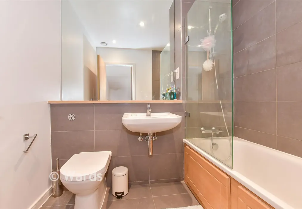 Bathroom - Westwood Drive, Canterbury, Kent - Wards of Kent