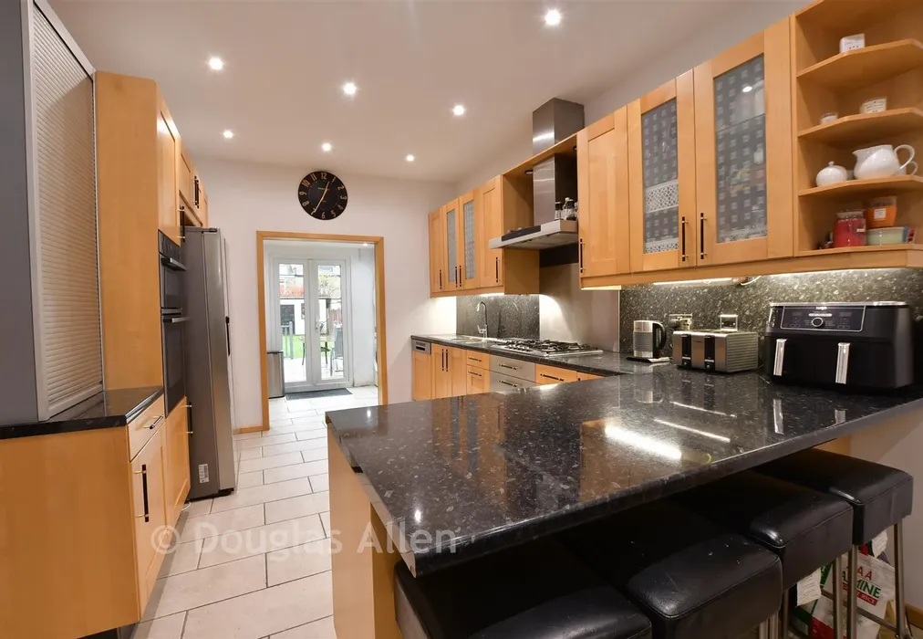 Kitchen/Breakfast Room - Colchester Road, Leyton - Wards of Kent