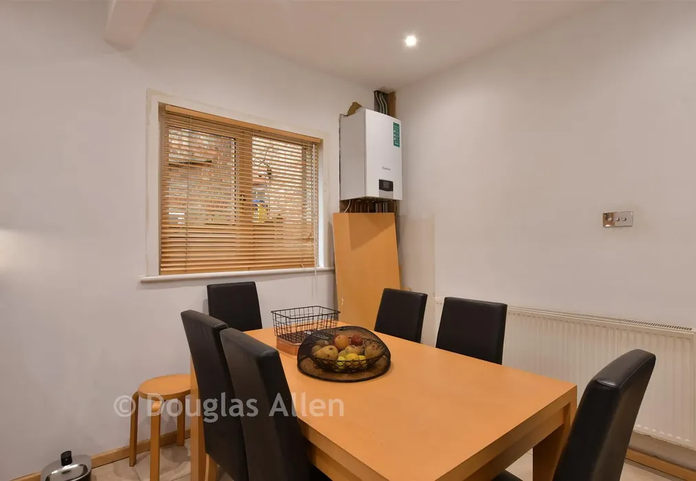 Kitchen/Breakfast Room - Colchester Road, Leyton - Wards of Kent