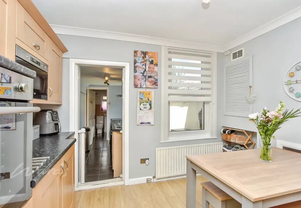 saxton dining room - Saxton Street Gillingham ME7 - Wards of Kent