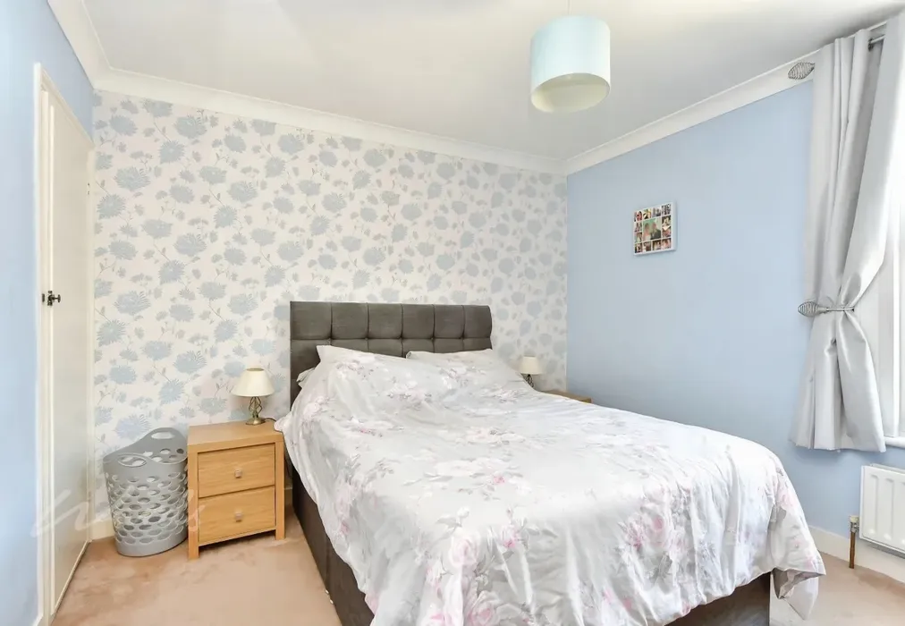 saxton bedroom 1 - Saxton Street Gillingham ME7 - Wards of Kent