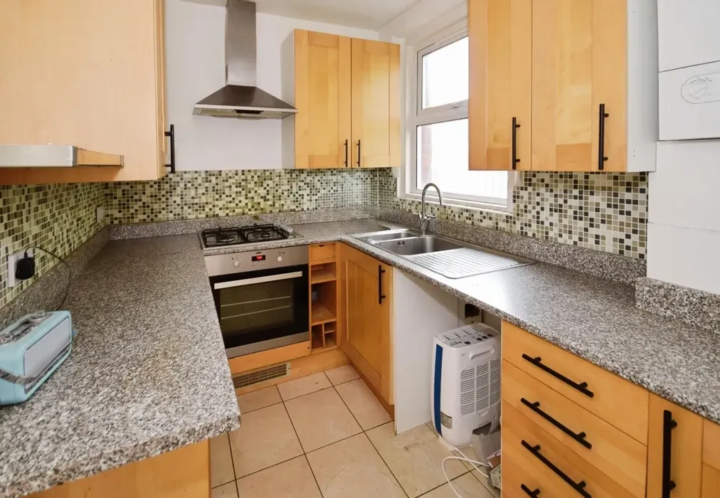 manor kitchen - Manor Street Gillingham ME7 - Wards of Kent