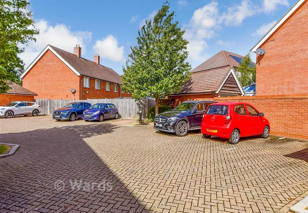 Driveway/Parking - Cobnut Avenue, Maidstone, Kent - Wards of Kent
