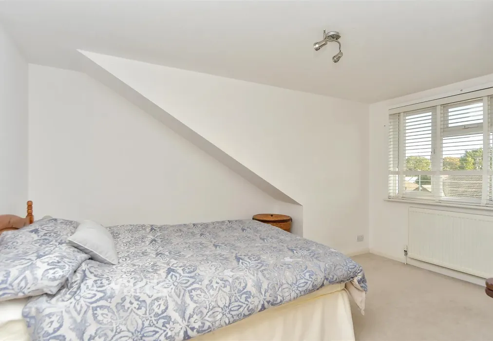 Bedroom 2 - St. Margaret's Drive, Wigmore, Gillingham, Kent - Wards of Kent