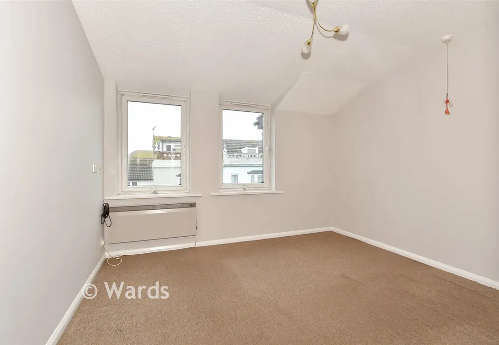 Bedroom 1 - Beach Street, Herne Bay, Kent - Wards of Kent