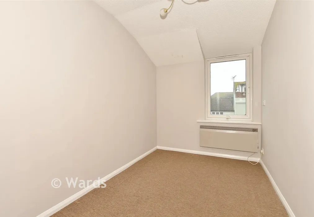 Bedroom 2 - Beach Street, Herne Bay, Kent - Wards of Kent