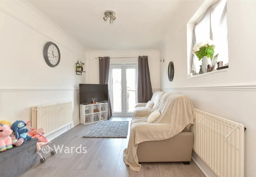 Lounge - Clarence Road, Chatham, Kent - Wards of Kent
