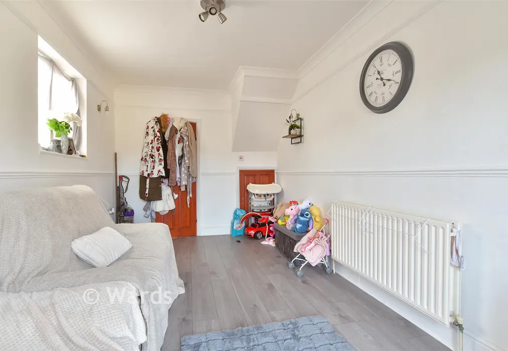 Lounge - Clarence Road, Chatham, Kent - Wards of Kent