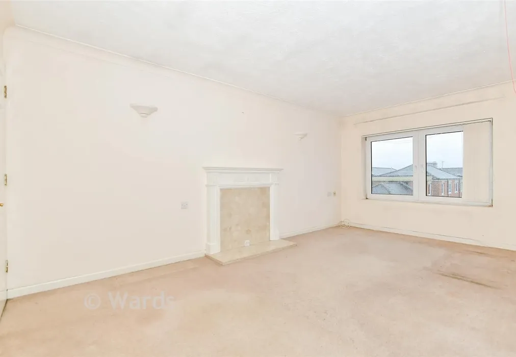 Lounge - Queen Anne Road, Maidstone, Kent - Wards of Kent