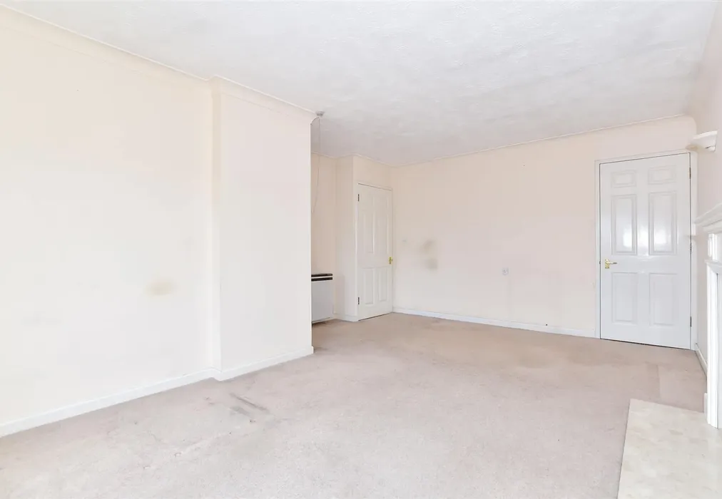 Lounge - Queen Anne Road, Maidstone, Kent - Wards of Kent