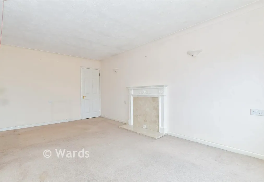 Lounge - Queen Anne Road, Maidstone, Kent - Wards of Kent