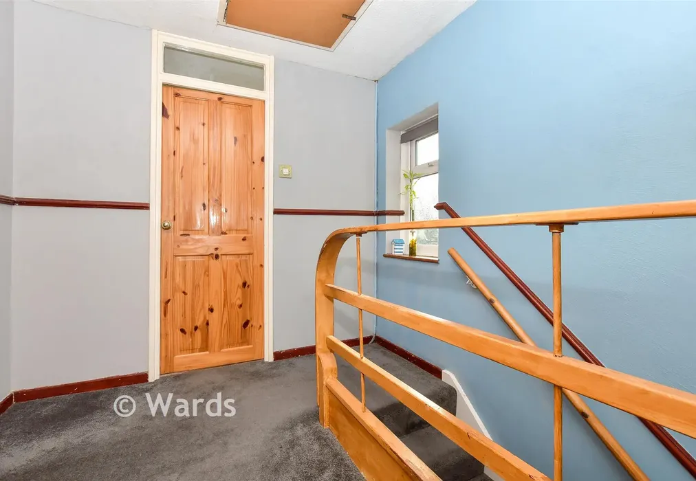 Landing - Shirley Avenue, Ramsgate, Kent - Wards of Kent