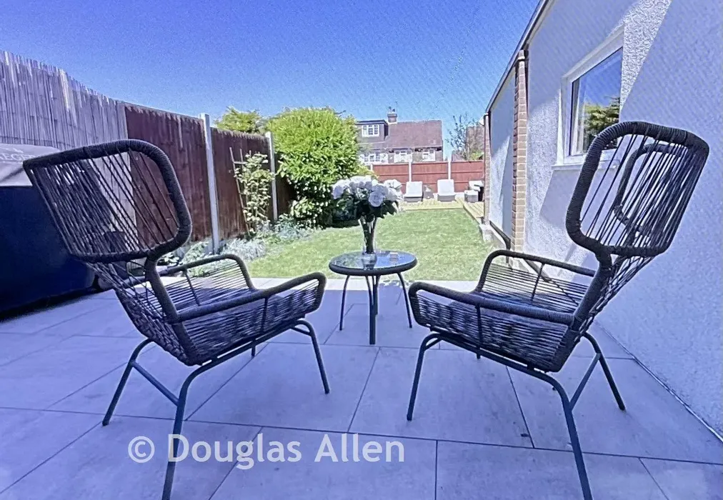 Patio Area - Woodberry Down, Epping, Essex - Wards of Kent