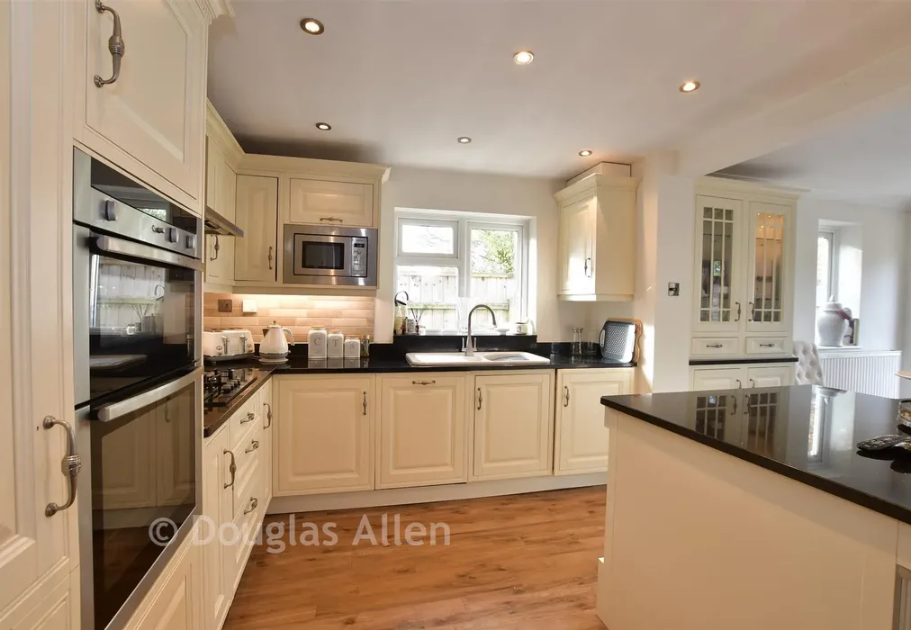 Lounge/Kitchen/Dining Room - Mill Road, Billericay, Essex - Wards of Kent
