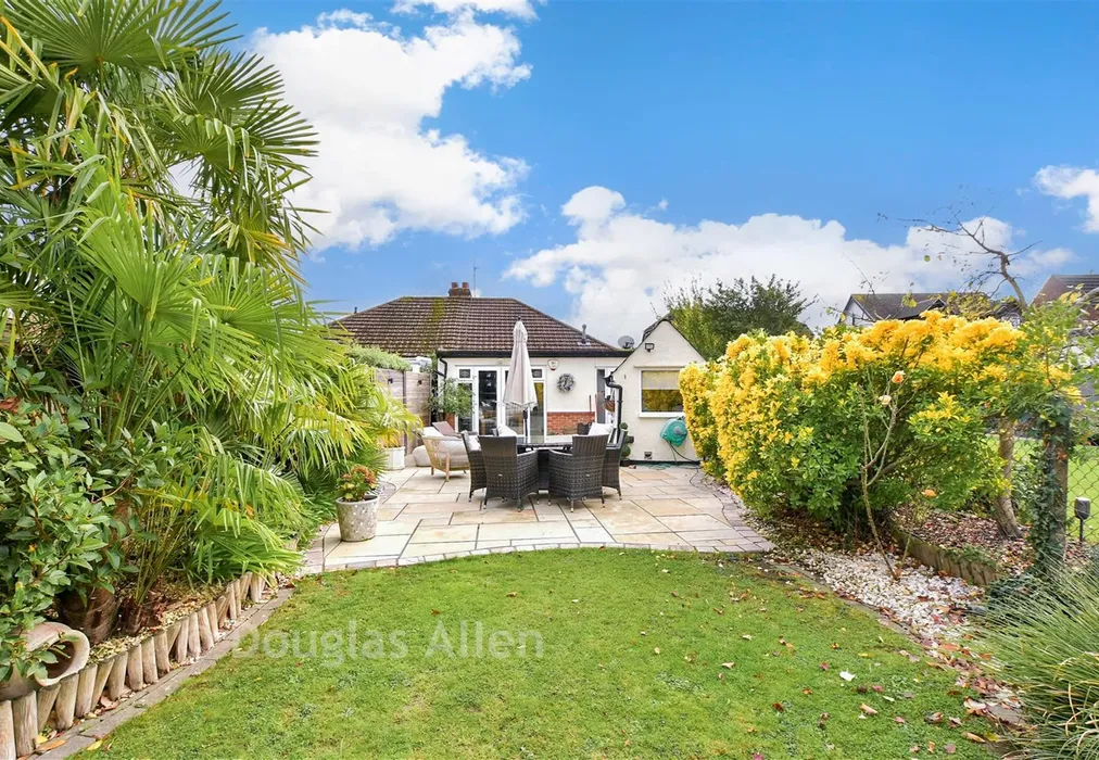 Rear Garden - Mill Road, Billericay, Essex - Wards of Kent