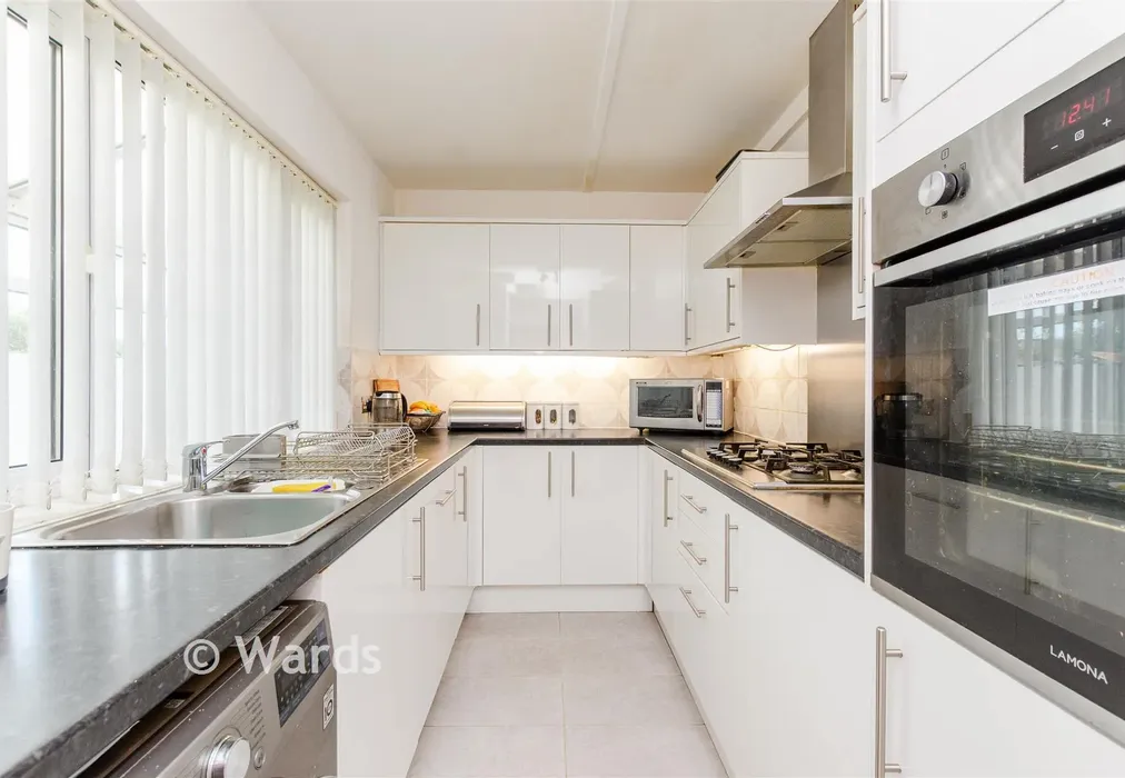 Kitchen - Northumberland Avenue, Welling, Kent - Wards of Kent