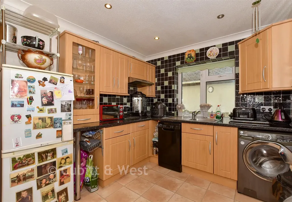Utility Room - Fairlight Avenue, Telscombe Cliffs, East Sussex - Wards of Kent
