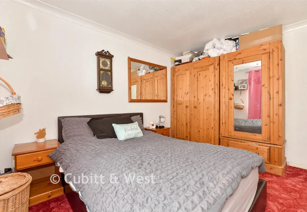 Bedroom 6 - Fairlight Avenue, Telscombe Cliffs, East Sussex - Wards of Kent