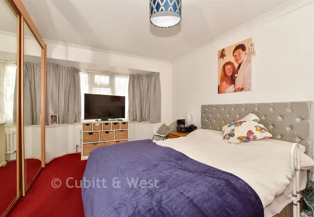 Bedroom 4 - Fairlight Avenue, Telscombe Cliffs, East Sussex - Wards of Kent