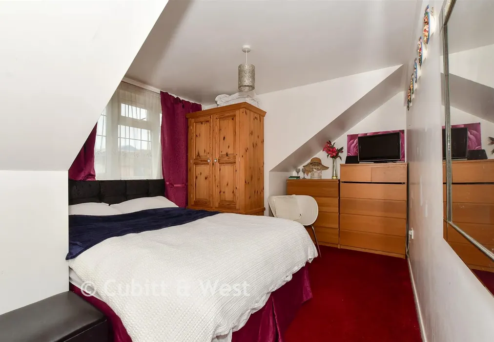 Bedroom 1 - Fairlight Avenue, Telscombe Cliffs, East Sussex - Wards of Kent