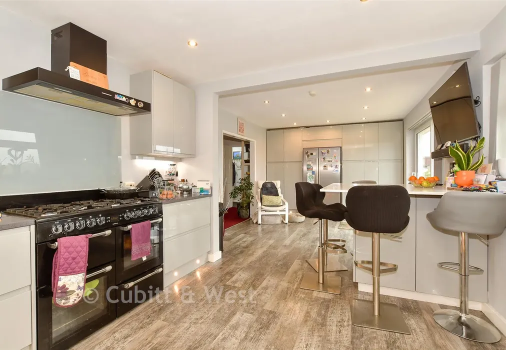 Kitchen/Dining Room - Fairlight Avenue, Telscombe Cliffs, East Sussex - Wards of Kent