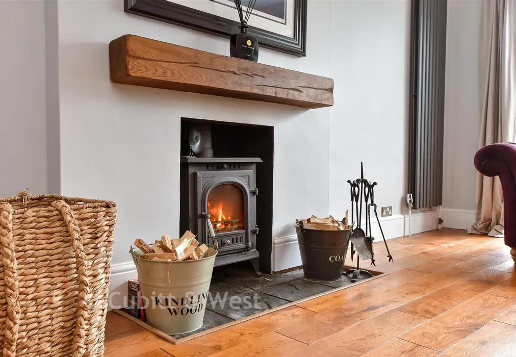Internal Lifestyle Photograph - Pitt Gardens, Woodingdean, Brighton, East Sussex - Wards of Kent