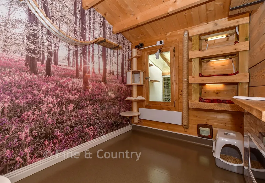 Room 3 - Bromley Green Road, Ruckinge, Ashford, Kent - Wards of Kent