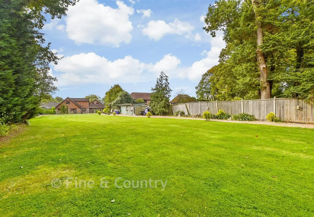 Rear Garden - Bromley Green Road, Ruckinge, Ashford, Kent - Wards of Kent