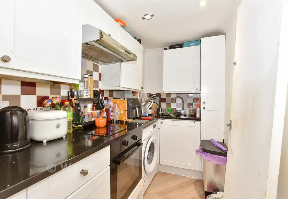 Kitchen - Wincheap, Canterbury, Kent - Wards of Kent