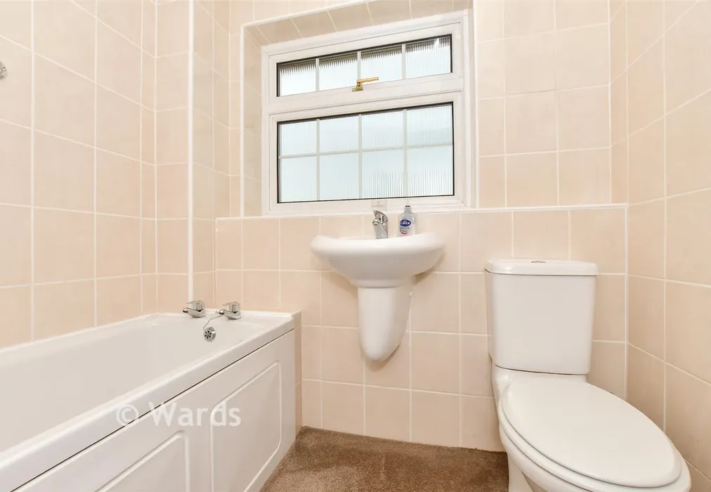 Bathroom - Liverpool Road, Walmer, Deal, Kent - Wards of Kent