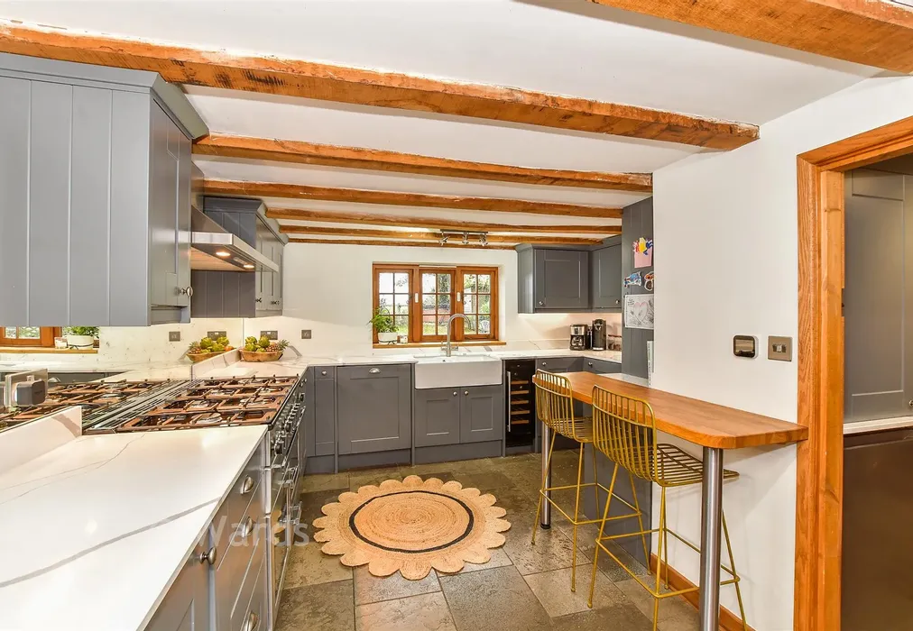 Kitchen - Ashford Road, Bethersden, Ashford, Kent - Wards of Kent