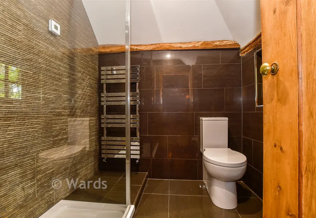En-Suite Shower Room - Ashford Road, Bethersden, Ashford, Kent - Wards of Kent