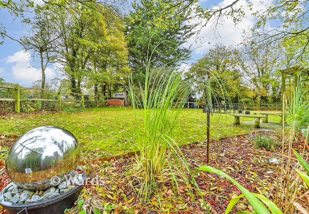 Rear Garden - Ashford Road, Bethersden, Ashford, Kent - Wards of Kent