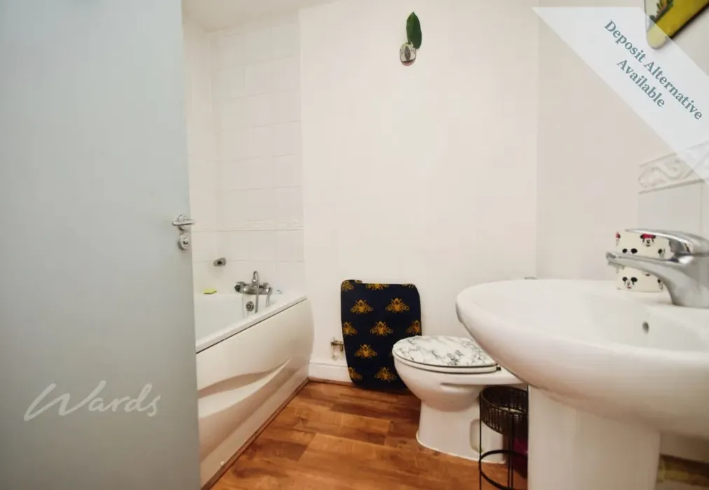 Bathroom - Rendezvous Street Folkestone CT20 - Wards of Kent