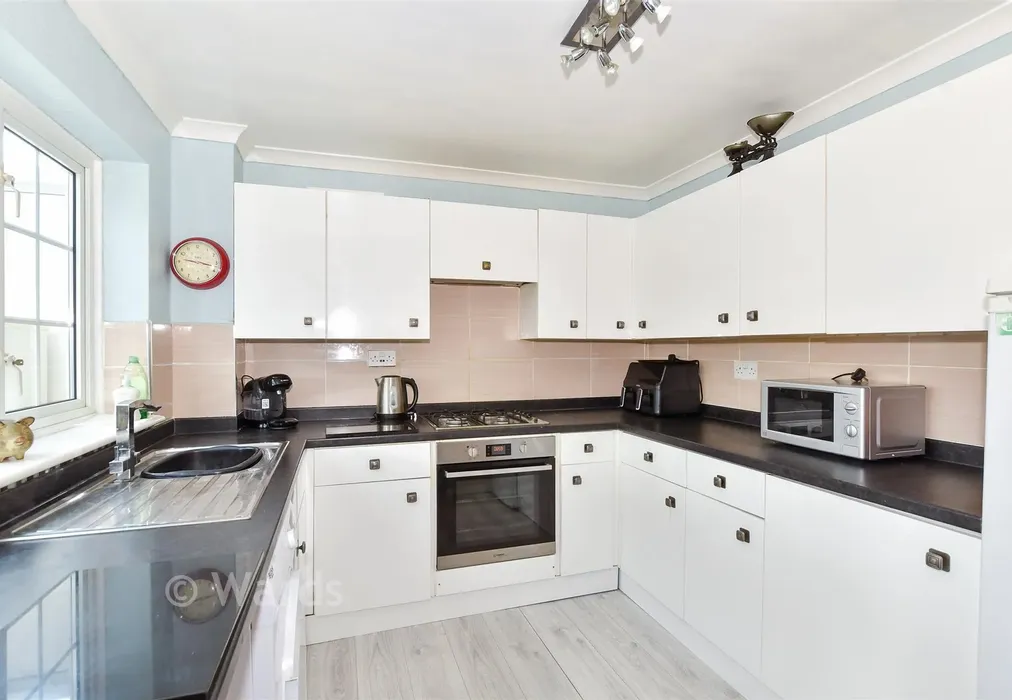Kitchen - Cherry Orchard, Ditton, Aylesford, Kent - Wards of Kent