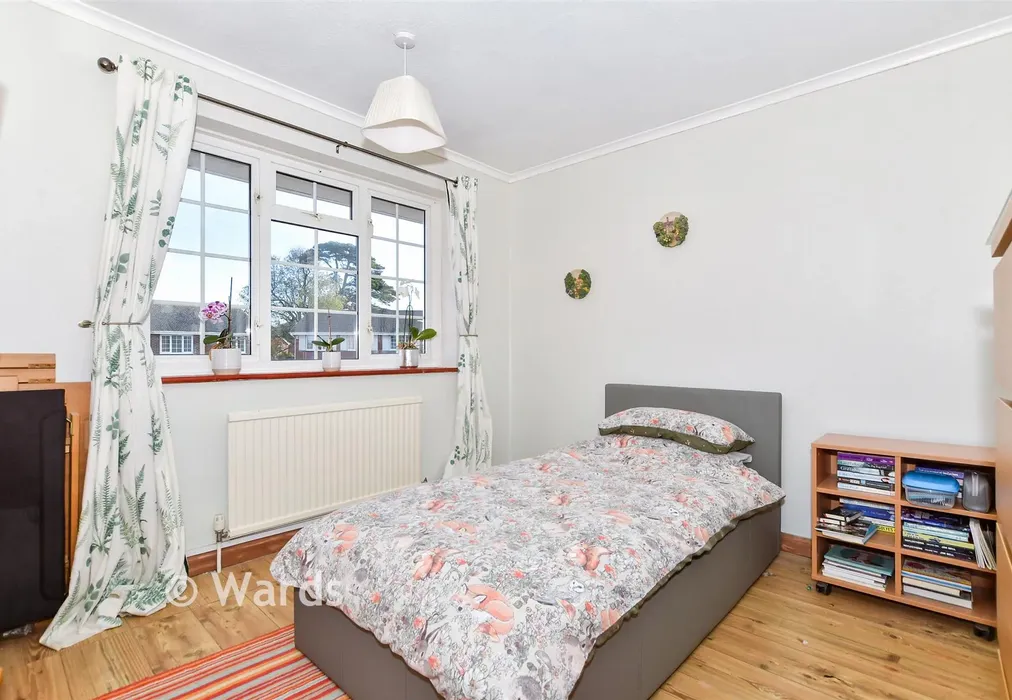 Bedroom 2 - Cherry Orchard, Ditton, Aylesford, Kent - Wards of Kent