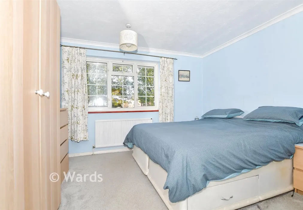 Bedroom 1 - Cherry Orchard, Ditton, Aylesford, Kent - Wards of Kent