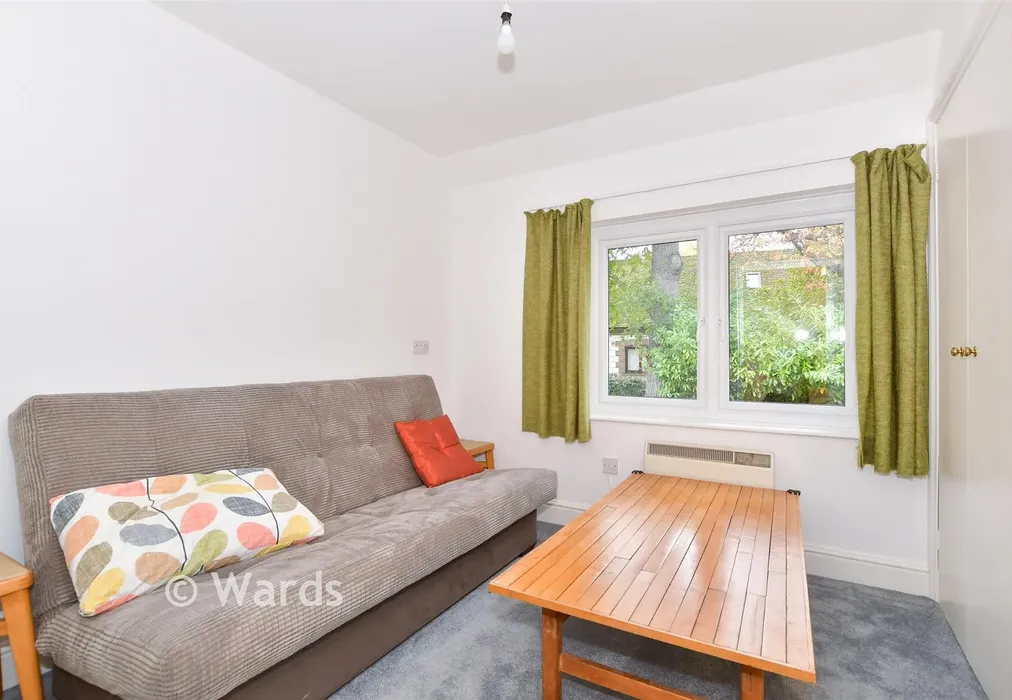 Bedroom 2 - Atwater Court, Lenham, Maidstone, Kent - Wards of Kent