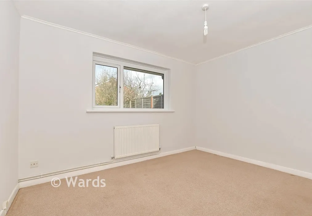 Bedroom 1 - Rushford Close, Headcorn, Ashford, Kent - Wards of Kent