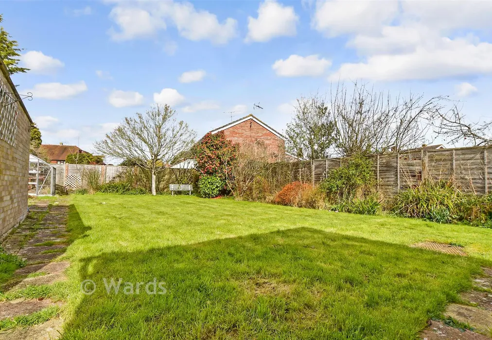 Rear Garden - Rushford Close, Headcorn, Ashford, Kent - Wards of Kent