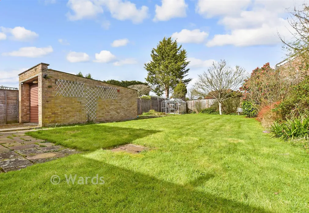 Rear Garden - Rushford Close, Headcorn, Ashford, Kent - Wards of Kent