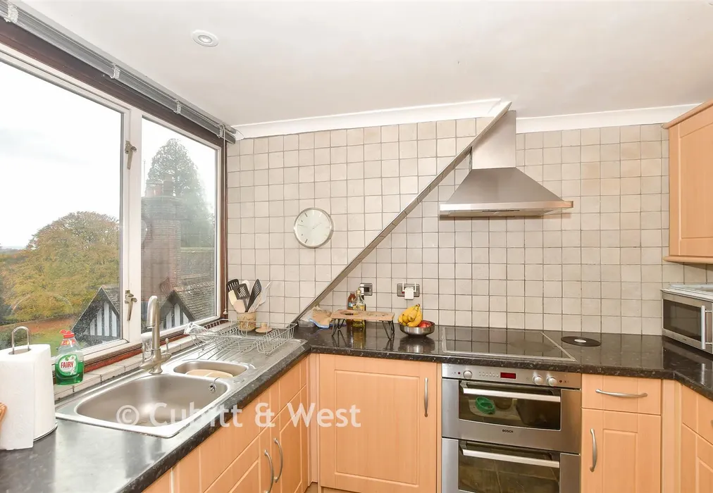 Kitchen - Trulls Hatch, Argos Hill, Rotherfield, East Sussex - Wards of Kent