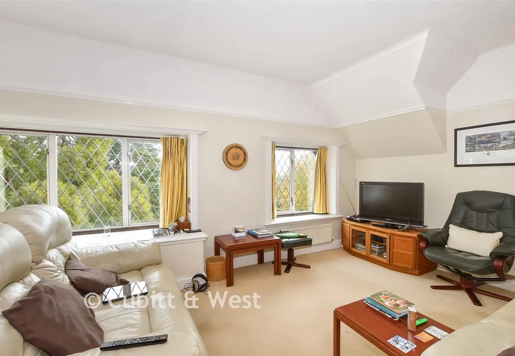 Lounge/Dining Room - Trulls Hatch, Argos Hill, Rotherfield, East Sussex - Wards of Kent