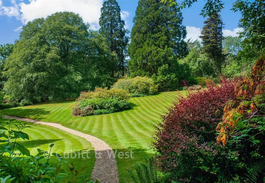Communal Gardens - Trulls Hatch, Argos Hill, Rotherfield, East Sussex - Wards of Kent
